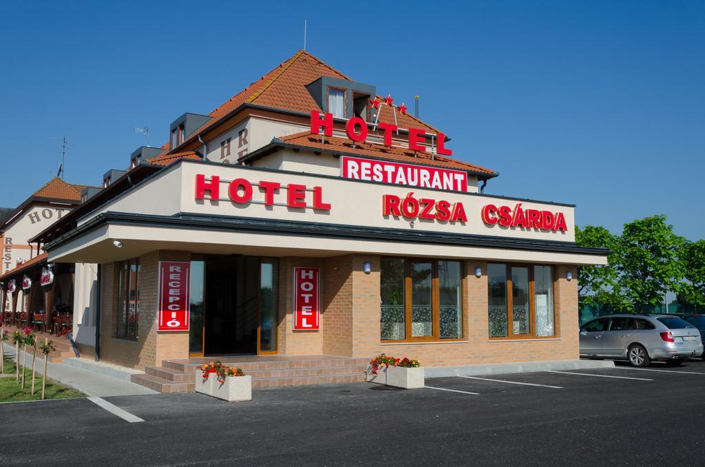Hotel Rozsa Csarda Bungalow & Caravan Park Hegyeshalom Εξωτερικό φωτογραφία